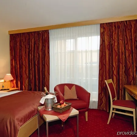 Residenz Готель